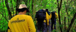 Outbound adventure Tracking hutan