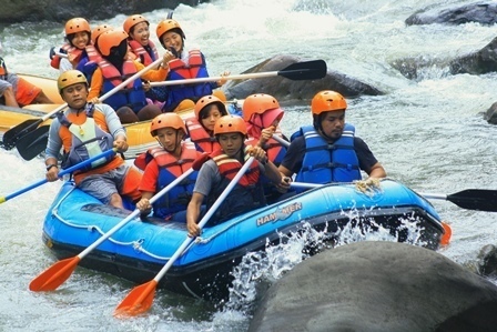 Arung Jeram Puncak